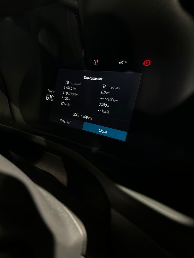 Volvo Plus, B5 AWD Mild hybrid, Petrol, Dark