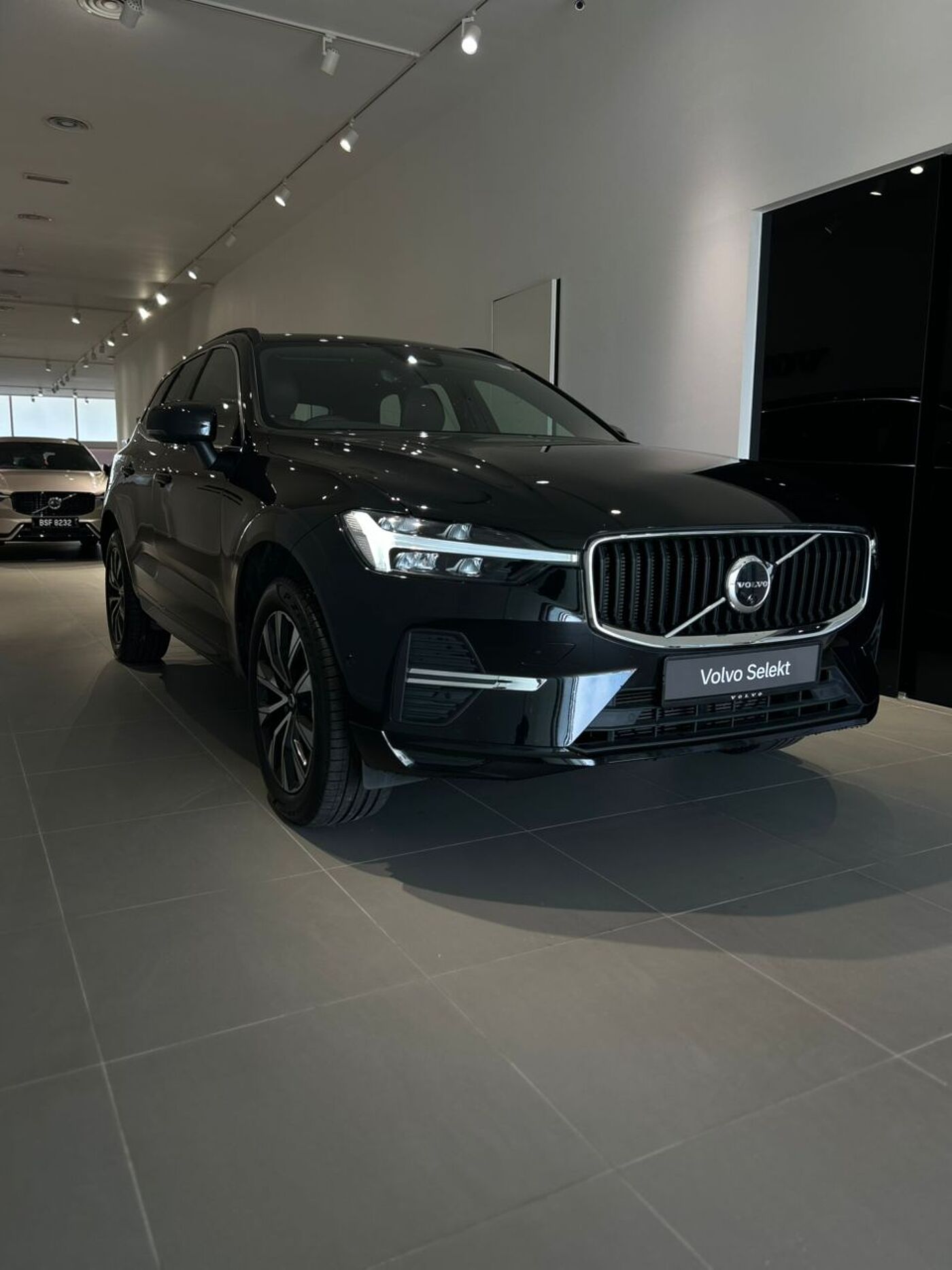 Volvo XC60 Essential, B5 AWD Mild hybrid, Petrol