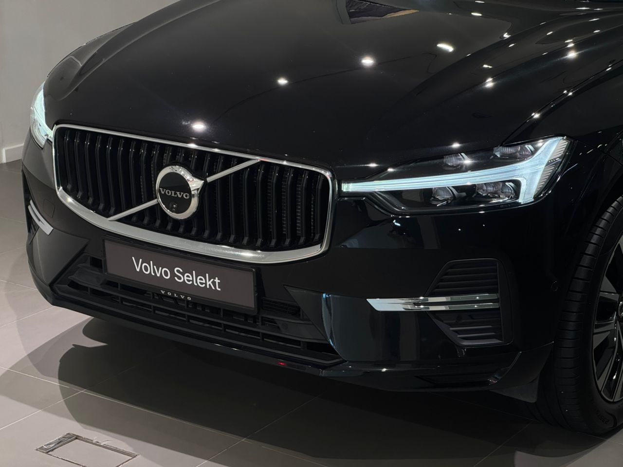 Volvo  XC60 Essential, B5 AWD Mild hybrid, Petrol