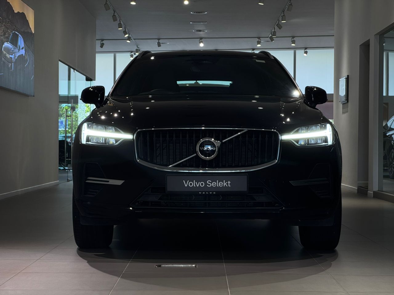 Volvo  XC60 Essential, B5 AWD Mild hybrid, Petrol