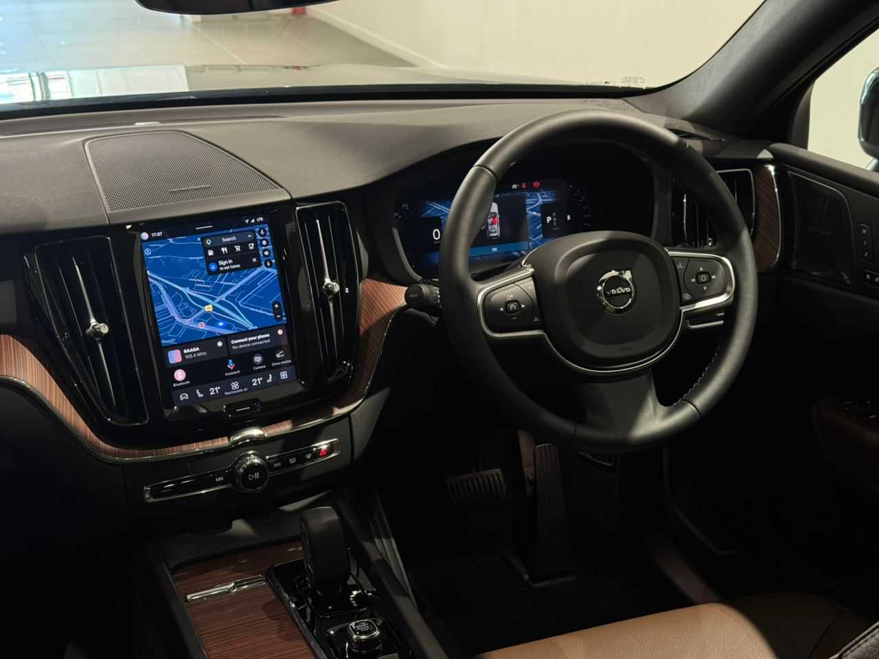 Volvo  XC60 Essential, B5 AWD Mild hybrid, Petrol