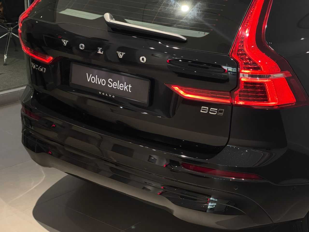 Volvo  XC60 Essential, B5 AWD Mild hybrid, Petrol