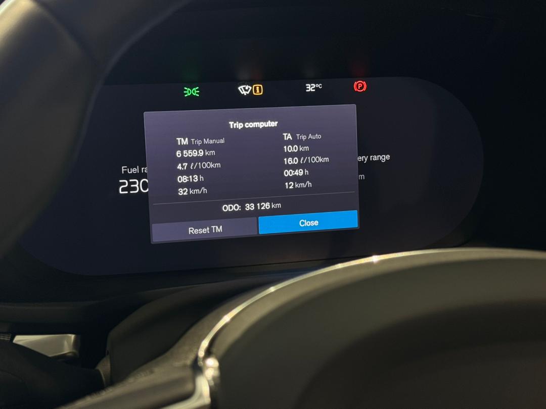 Volvo  V60 Recharge Plus, T8 AWD Plug-in hybrid, Electric/Petrol, Bright