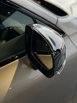 Volvo XC60 Ultra, T8 AWD Plug-in hybrid, Electric/Petrol, Dark