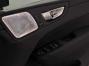 Volvo XC60 Ultra, T8 AWD Plug-in hybrid, Electric/Petrol, Dark