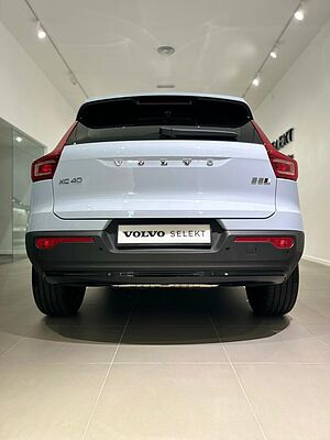 Volvo Plus, B5 AWD Mild hybrid, Petrol, Dark