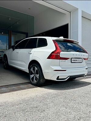 Volvo XC60 Recharge Ultimate, T8 AWD Plug-in hybrid, Electric/Petrol, Dark