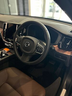 Volvo XC60 Essential, B5 AWD Mild hybrid, Petrol