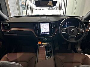 Volvo XC60 Essential, B5 AWD Mild hybrid, Petrol