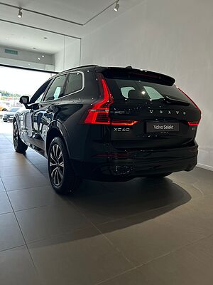 Volvo XC60 Essential, B5 AWD Mild hybrid, Petrol