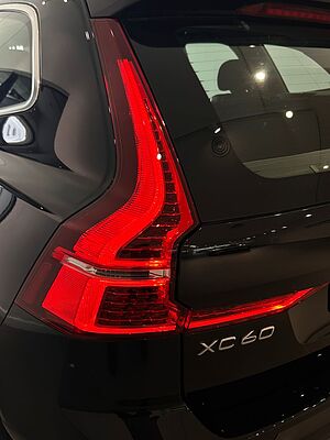 Volvo XC60 Essential, B5 AWD Mild hybrid, Petrol