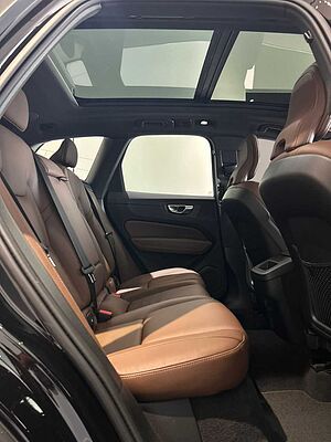 Volvo XC60 Essential, B5 AWD Mild hybrid, Petrol