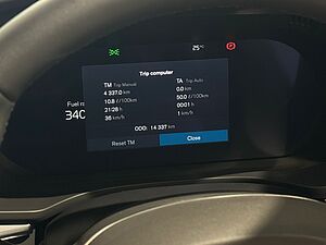 Volvo  XC60 Essential, B5 AWD Mild hybrid, Petrol