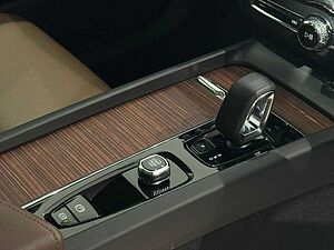 Volvo  XC60 Essential, B5 AWD Mild hybrid, Petrol