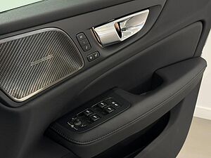 Volvo  V60 Recharge Plus, T8 AWD Plug-in hybrid, Electric/Petrol, Bright