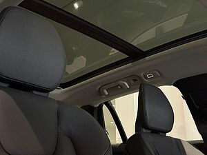 Volvo  V60 Recharge Plus, T8 AWD Plug-in hybrid, Electric/Petrol, Bright