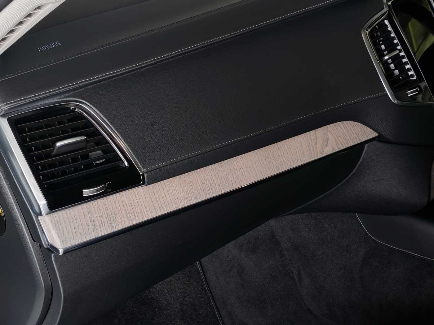 Volvo  XC90 Recharge Ultimate, T8 AWD Plug-in hybrid, Electric/Petrol, Bright, 7 Seats