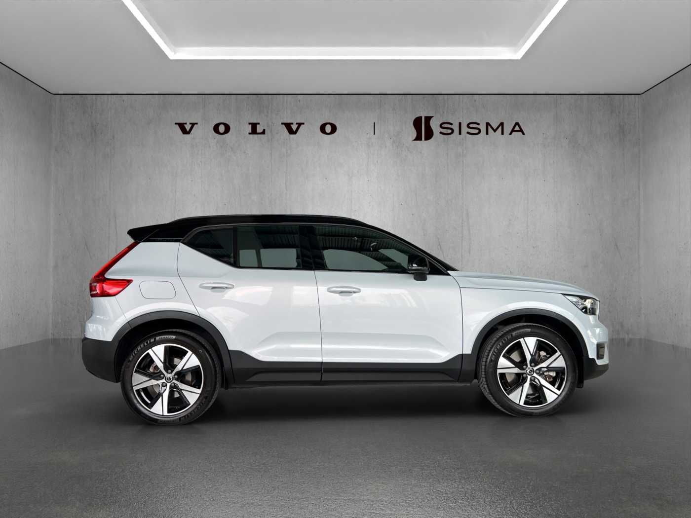 Volvo XC40 Recharge R-Design, T5