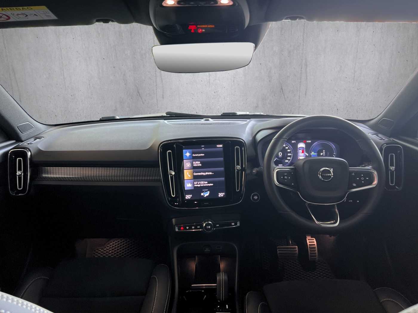 Volvo XC40 Recharge R-Design, T5