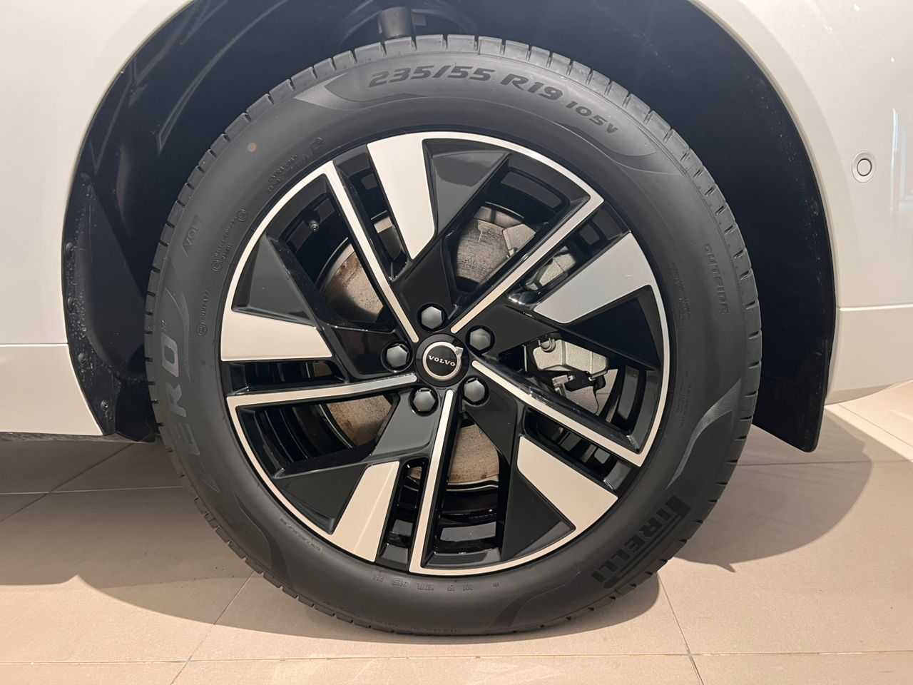 Volvo XC60 Ultra, T8 AWD Plug-in hybrid, Electric/Petrol, Dark