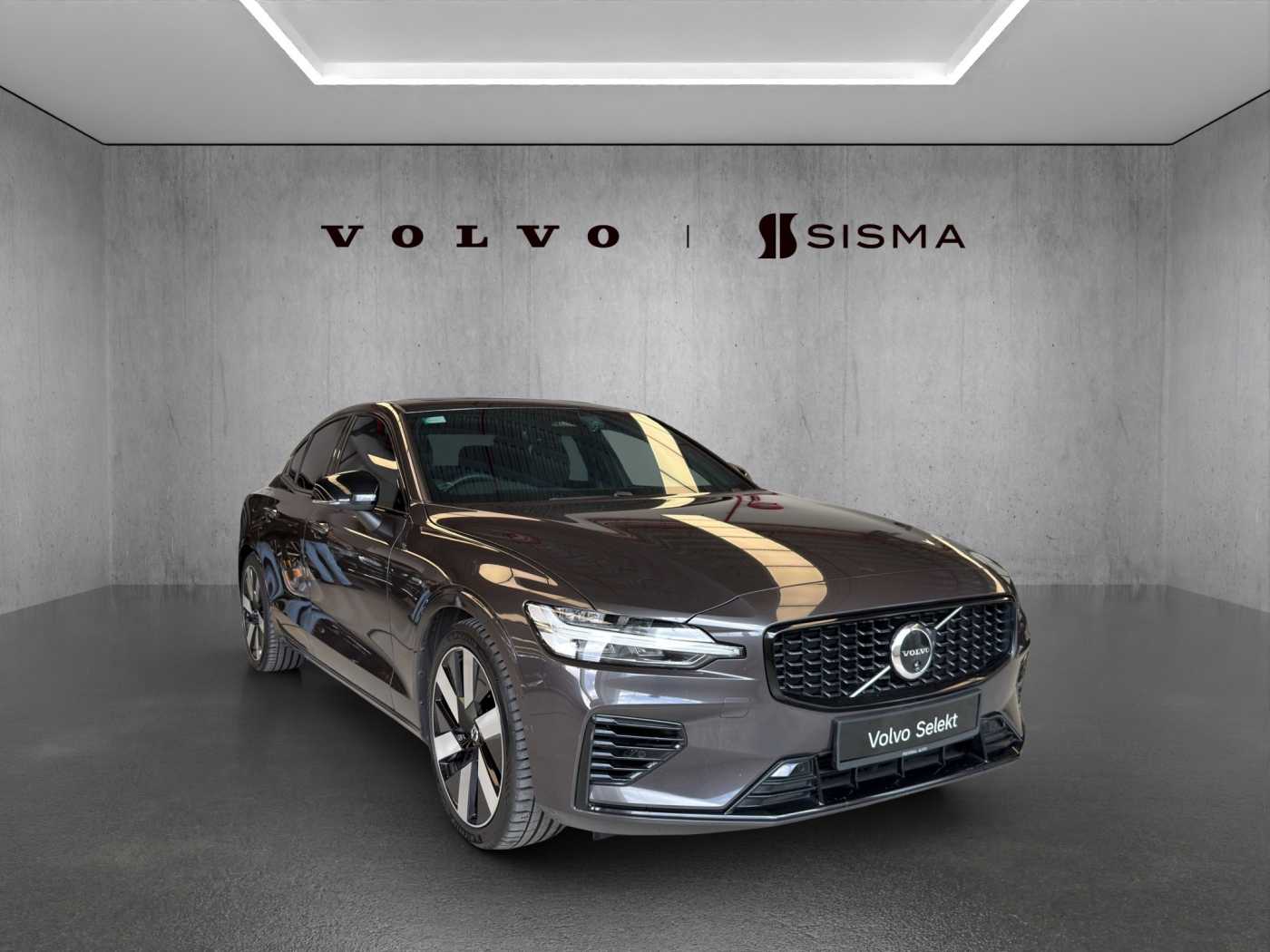 Volvo Recharge Plus, T8 AWD Plug-in hybrid, Electric/Petrol, Dark