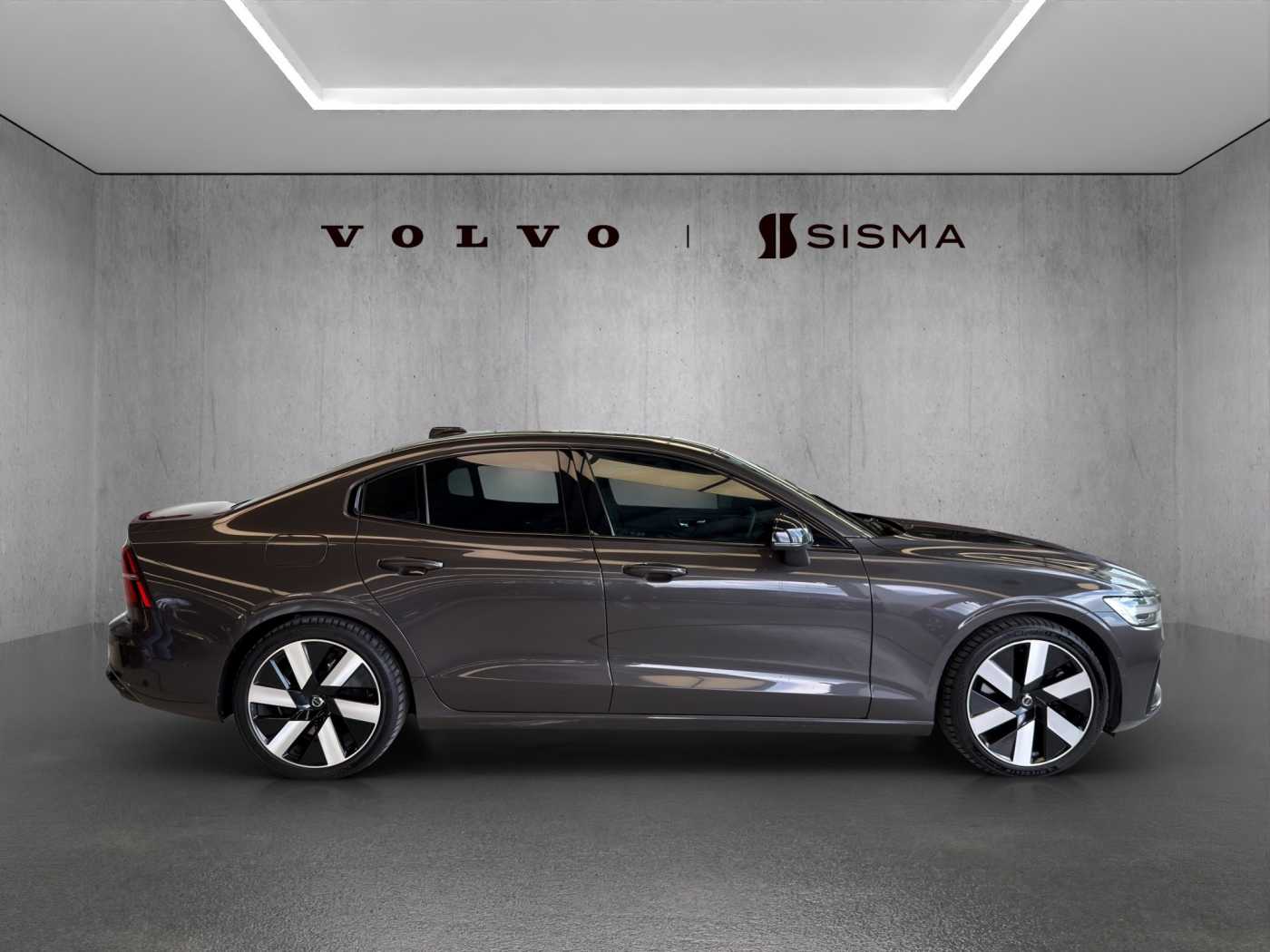 Volvo Recharge Plus, T8 AWD Plug-in hybrid, Electric/Petrol, Dark