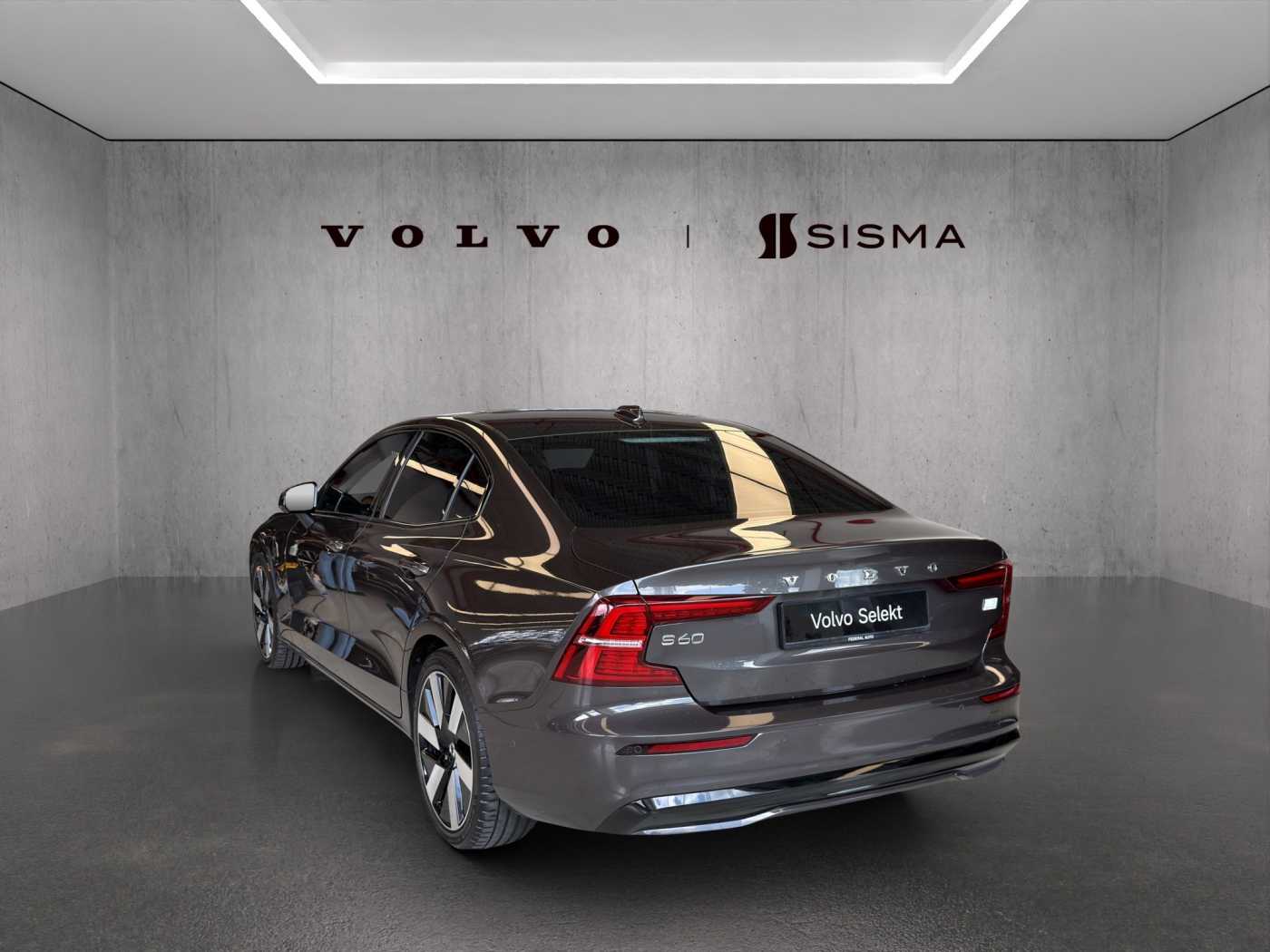 Volvo Recharge Plus, T8 AWD Plug-in hybrid, Electric/Petrol, Dark