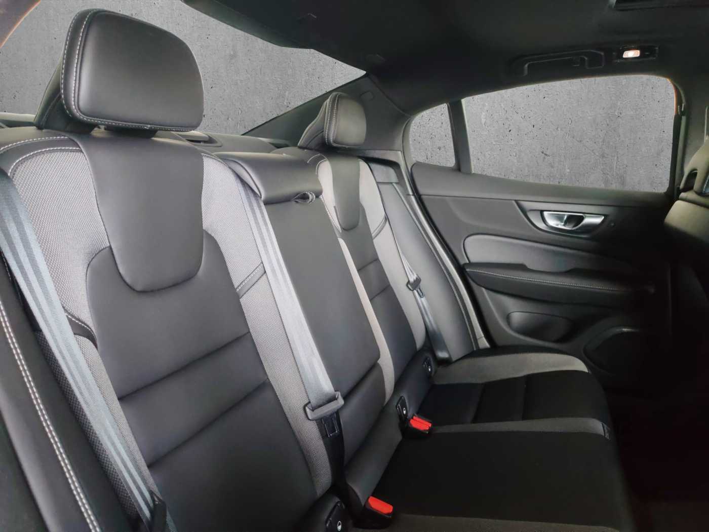 Volvo Recharge Plus, T8 AWD Plug-in hybrid, Electric/Petrol, Dark