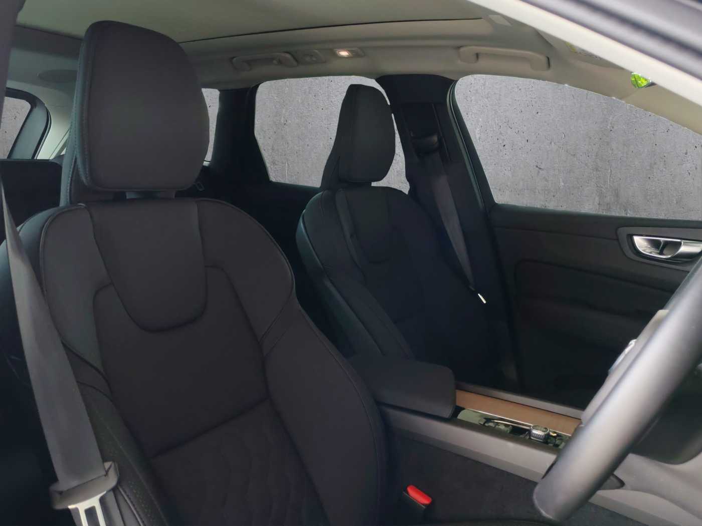 Volvo XC60 Ultra, T8 AWD Plug-in hybrid, Electric/Petrol, Dark