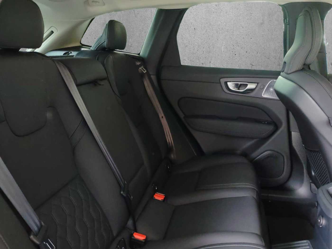 Volvo XC60 Ultra, T8 AWD Plug-in hybrid, Electric/Petrol, Dark