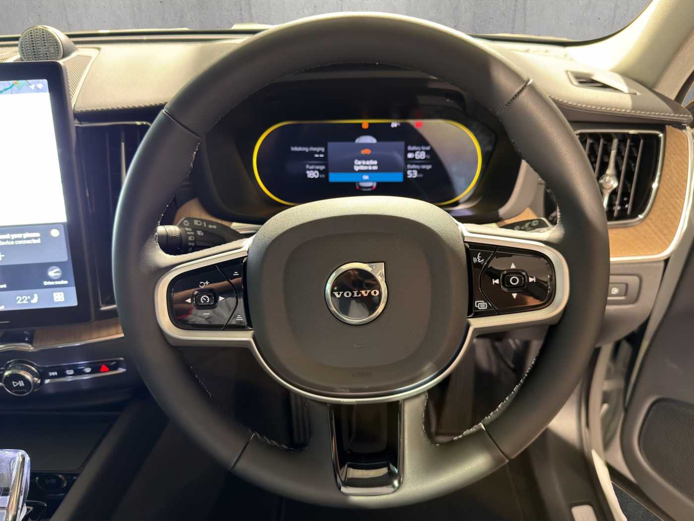 Volvo XC60 Ultra, T8 AWD Plug-in hybrid, Electric/Petrol, Dark