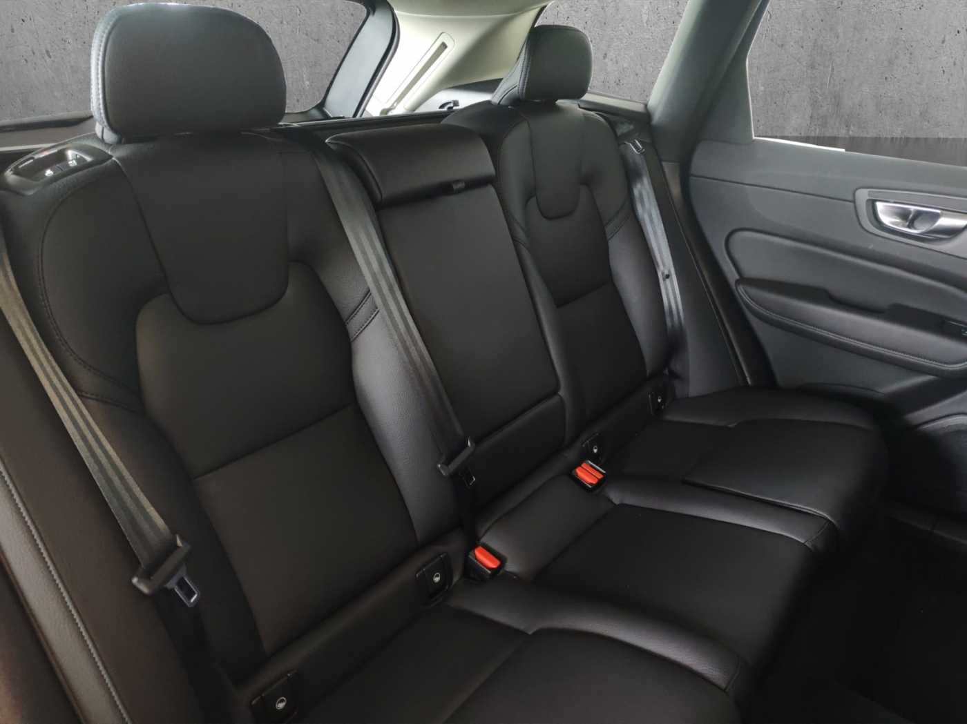 Volvo XC60 Essential, B5 AWD Mild hybrid, Petrol