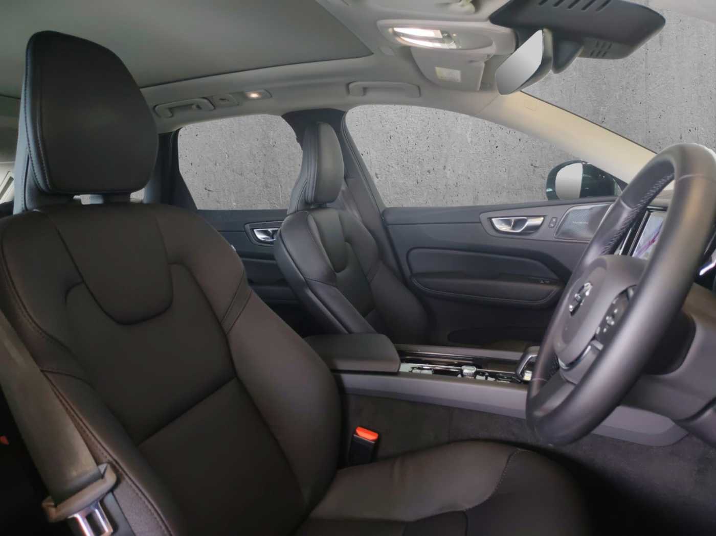 Volvo XC60 Essential, B5 AWD Mild hybrid, Petrol