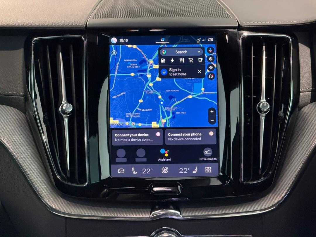 Volvo  XC60 Recharge Ultimate, T8 AWD Plug-in hybrid, Electric/Petrol, Dark