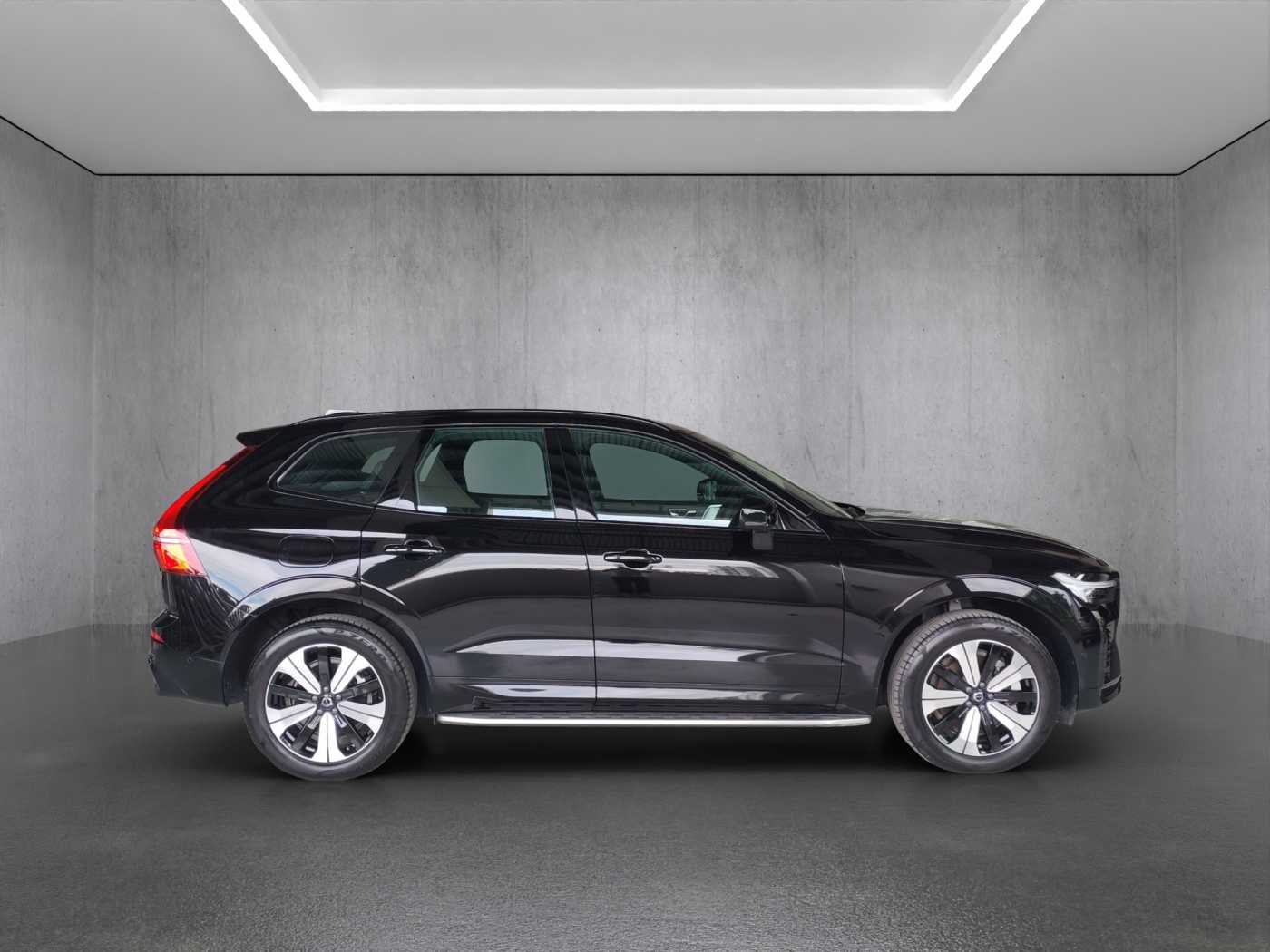 Volvo  XC60 Recharge Ultimate, T8 AWD Plug-in hybrid, Electric/Petrol, Dark