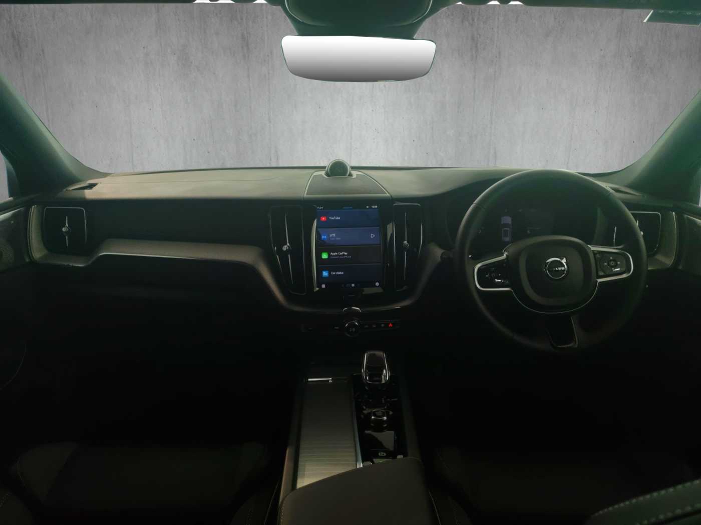 Volvo  XC60 Recharge Ultimate, T8 AWD Plug-in hybrid, Electric/Petrol, Dark