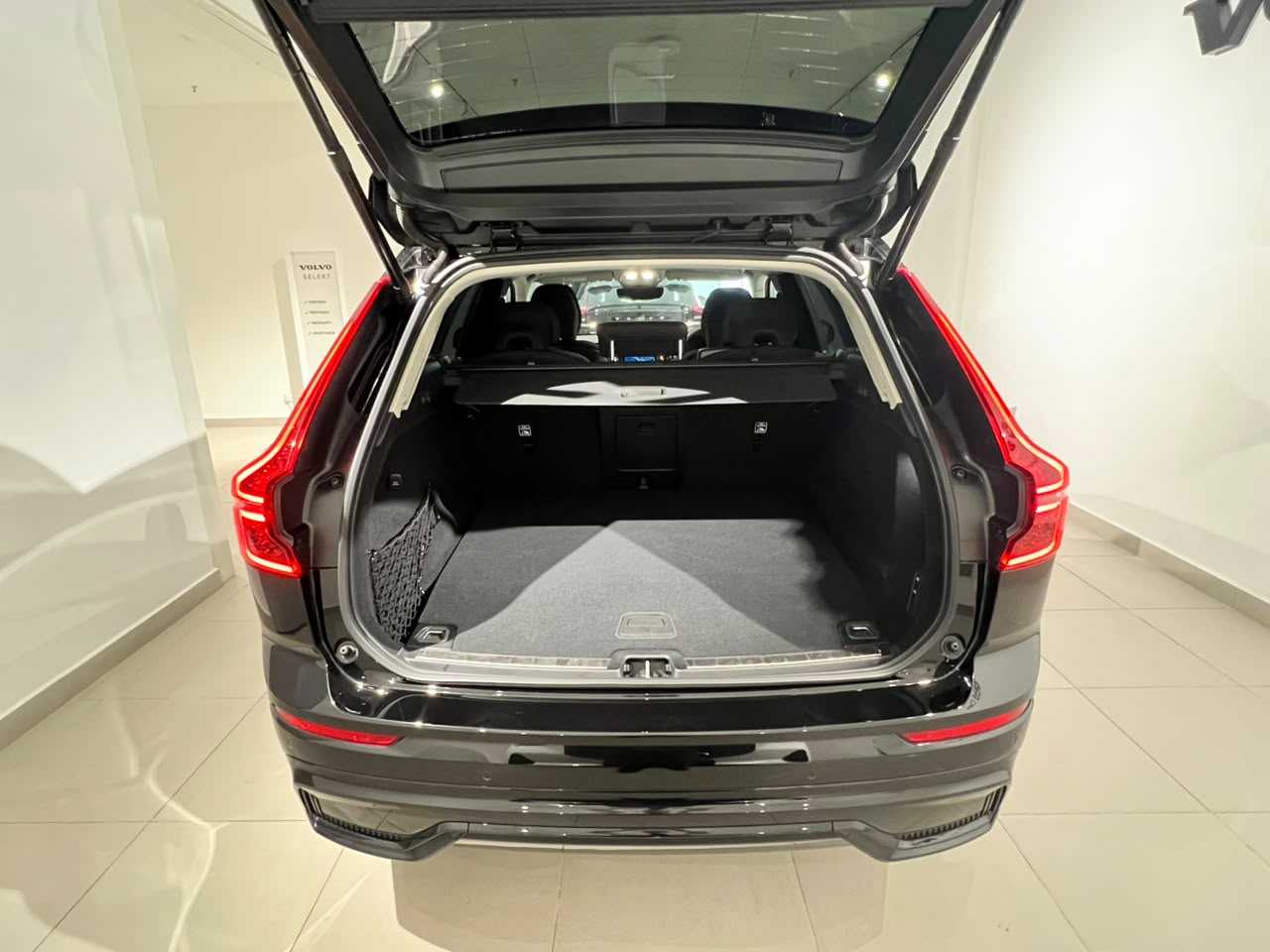Volvo XC60 Ultra, T8 AWD Plug-in hybrid, Electric/Petrol, Dark
