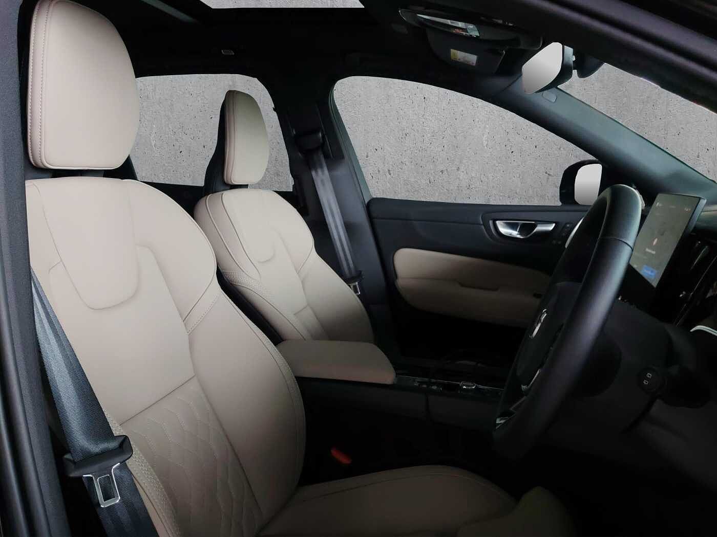 Volvo  XC60 Ultra, T8 AWD Plug-in hybrid, Electric/Petrol, Dark