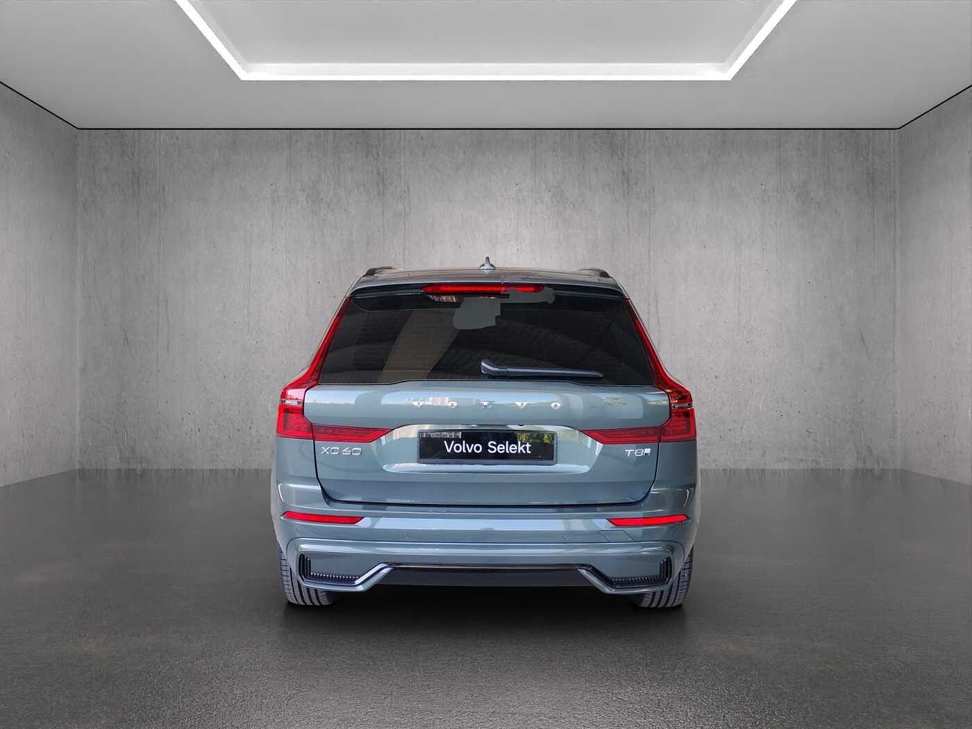 Volvo  XC60 Ultra, T8 AWD Plug-in hybrid, Electric/Petrol, Dark