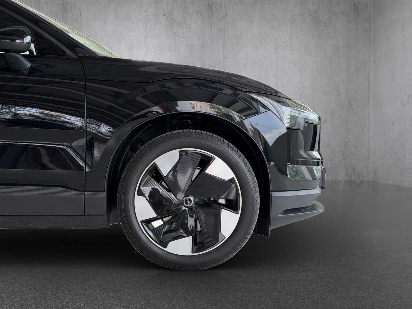 Volvo  EX30 Ultra, Single Motor Extended Range, Electric