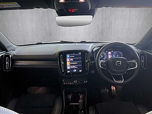 Volvo XC40 Recharge R-Design, T5