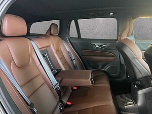 Volvo V60 Recharge Plus, T8 AWD Plug-in hybrid, Electric/Petrol, Bright