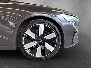 Volvo Recharge Plus, T8 AWD Plug-in hybrid, Electric/Petrol, Dark