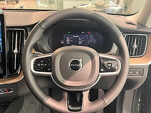 Volvo XC60 Ultra, T8 AWD Plug-in hybrid, Electric/Petrol, Dark