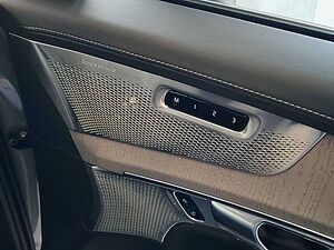 Volvo XC90 Ultra, T8 AWD Plug-in hybrid, Electric/Petrol, Bright, 7 Seats
